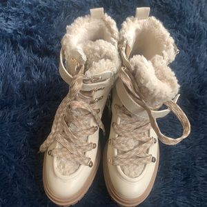 Shearling boots